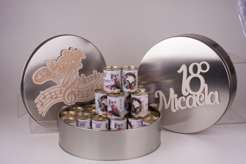 191.kit2 Latta grande con 24 lattine piccole