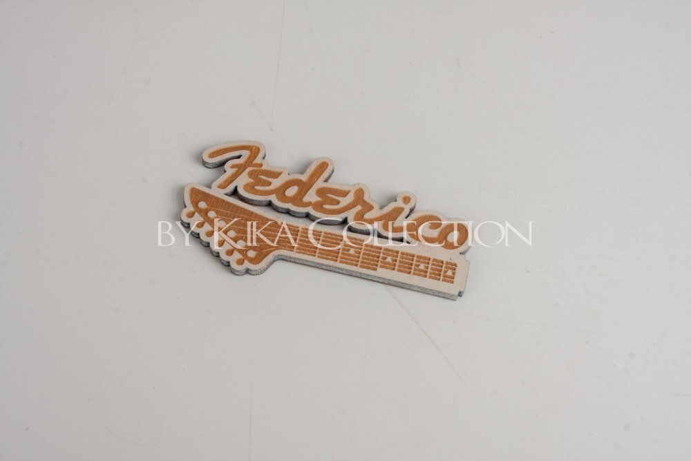 500-477 ROCK Nome con chitarra in legno
